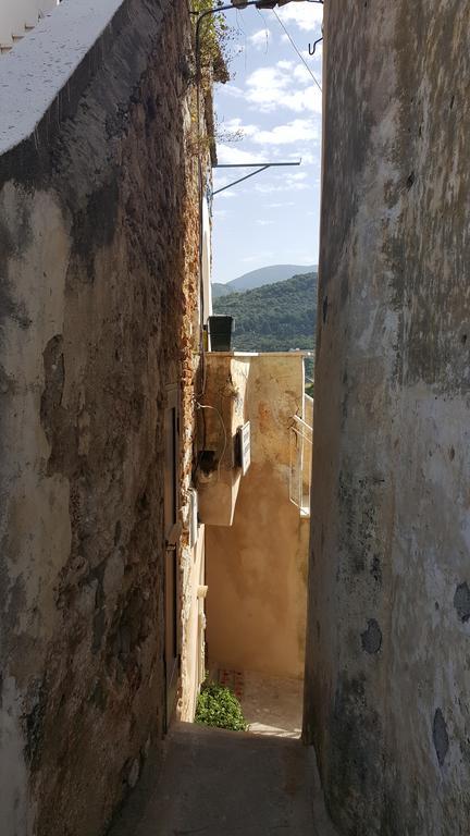 Torrione San Lorenzo I Terracina Exterior photo